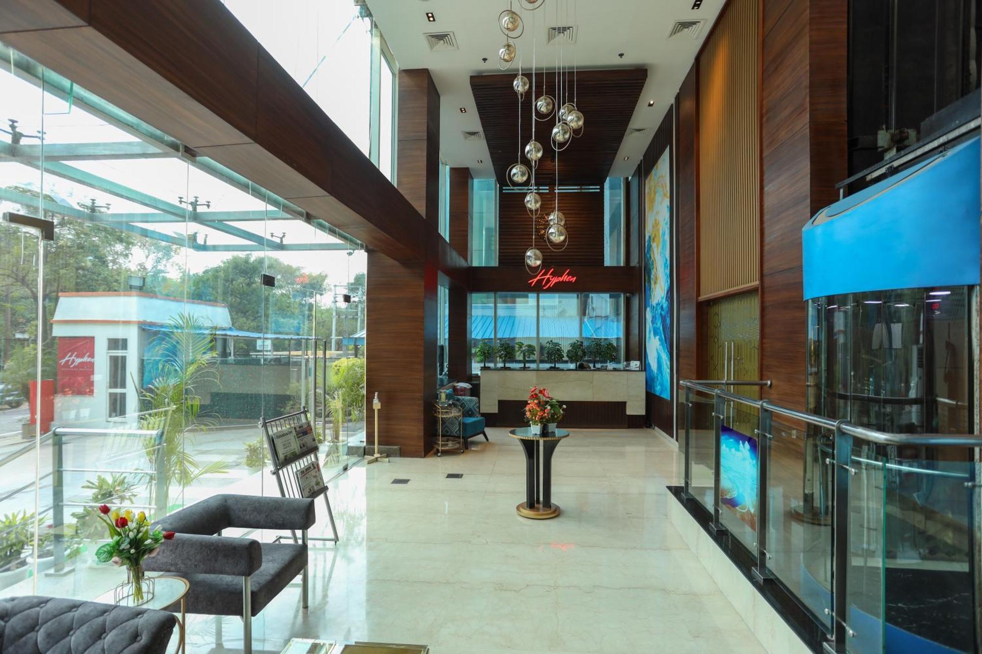 Hyphen Business Hotel Noida Eksteriør bilde
