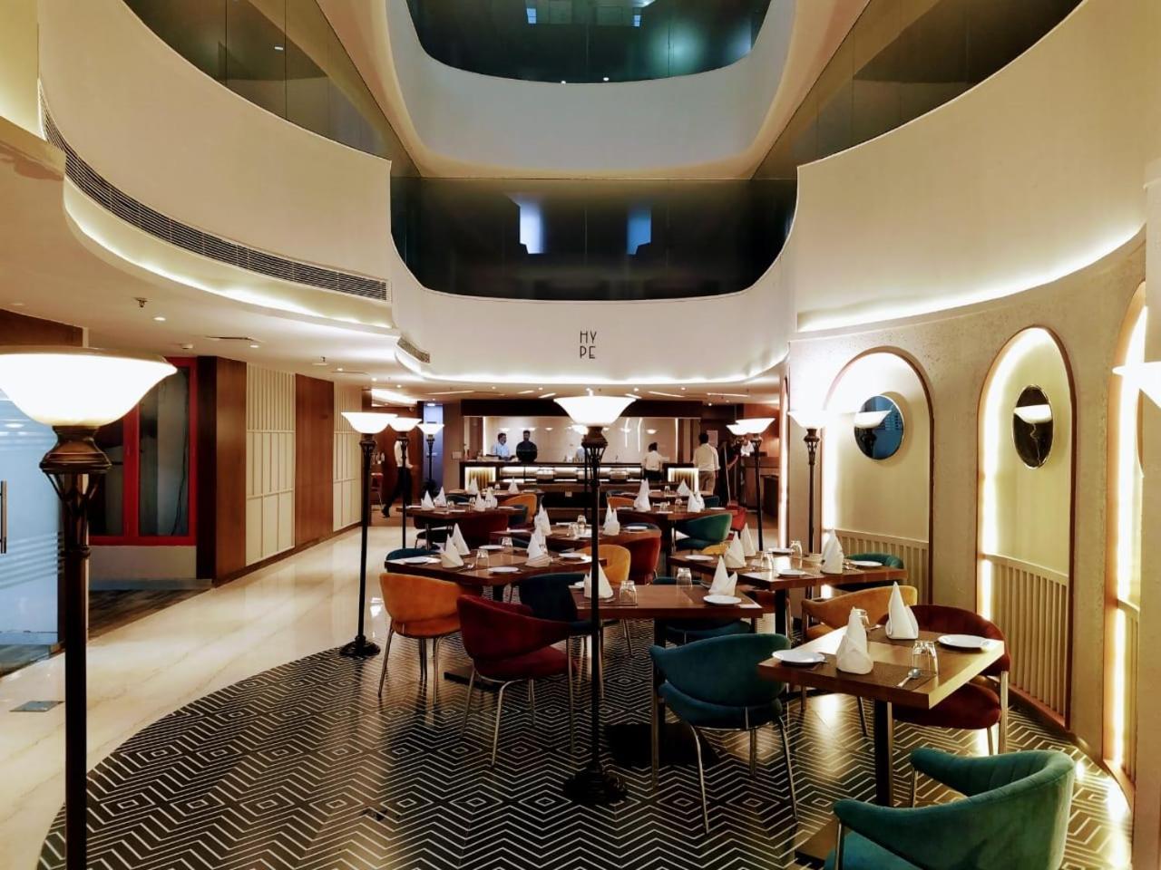 Hyphen Business Hotel Noida Eksteriør bilde