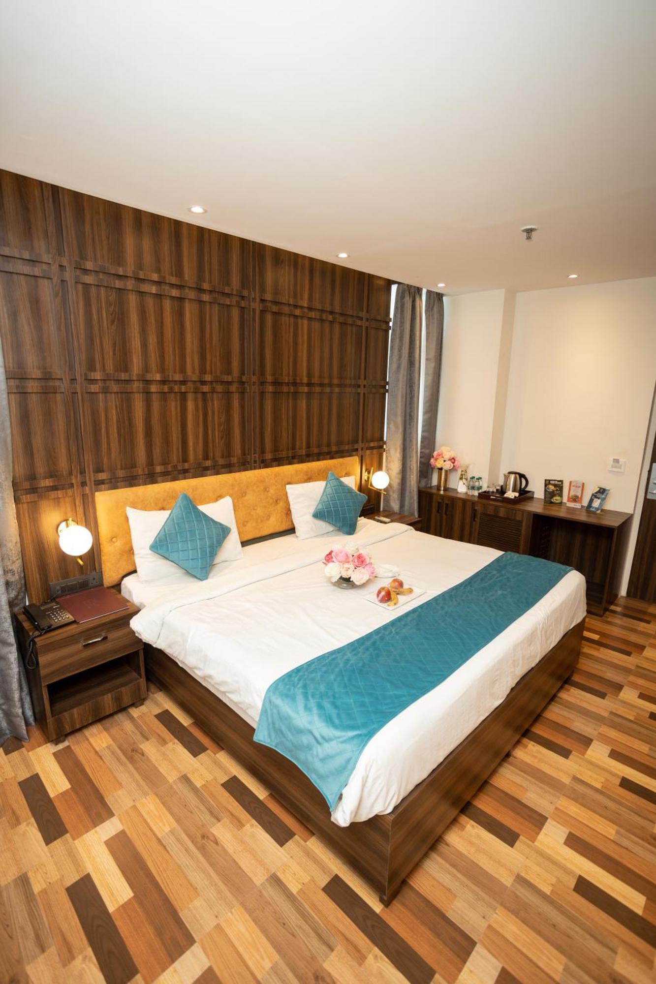 Hyphen Business Hotel Noida Eksteriør bilde