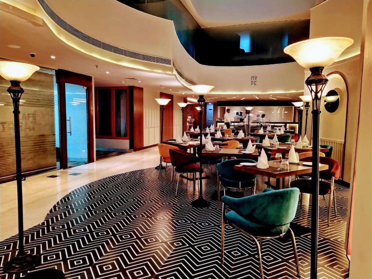Hyphen Business Hotel Noida Eksteriør bilde