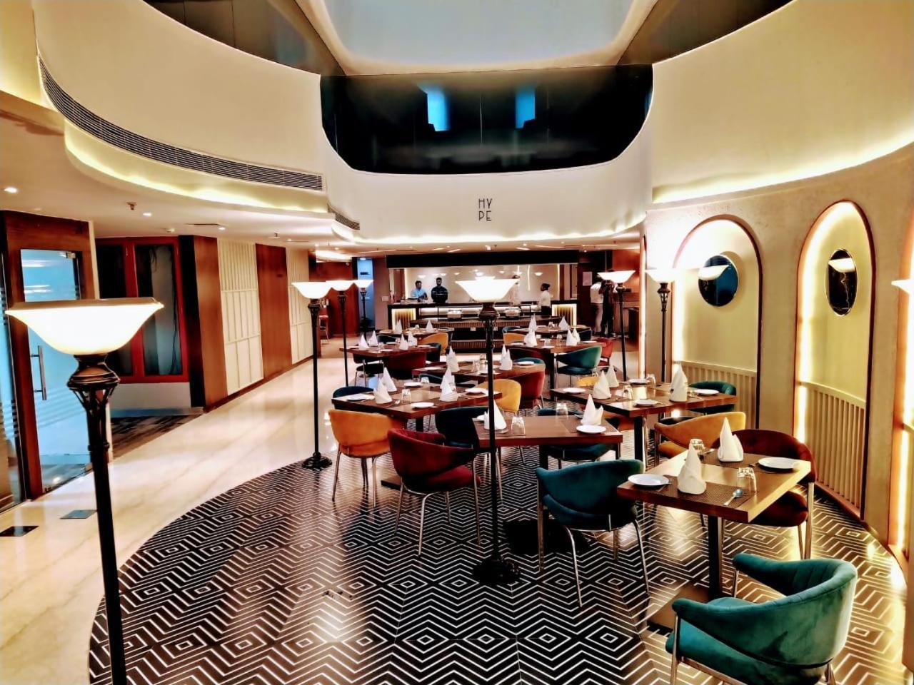 Hyphen Business Hotel Noida Eksteriør bilde