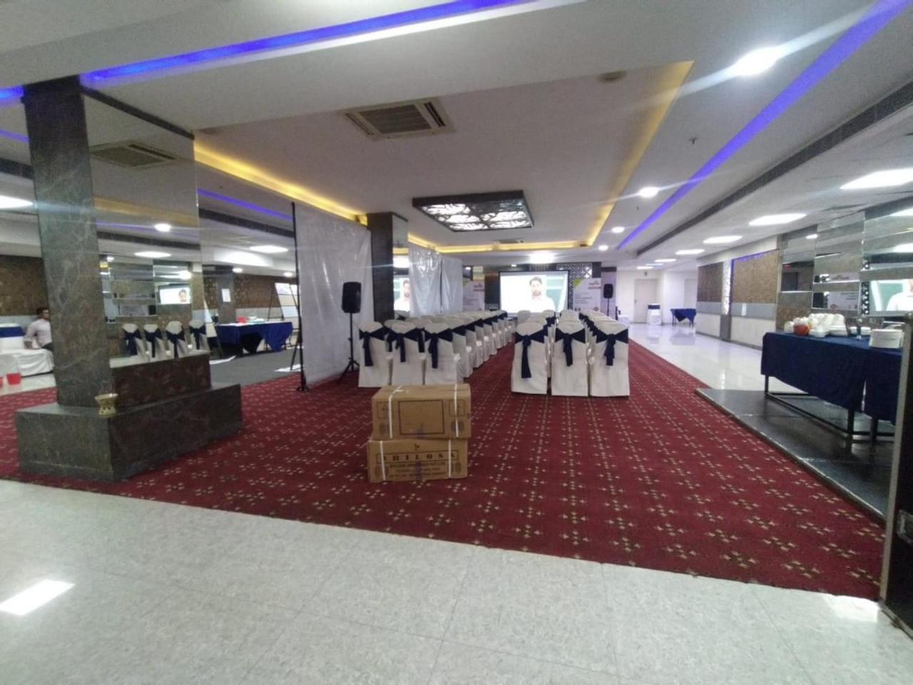 Hyphen Business Hotel Noida Eksteriør bilde