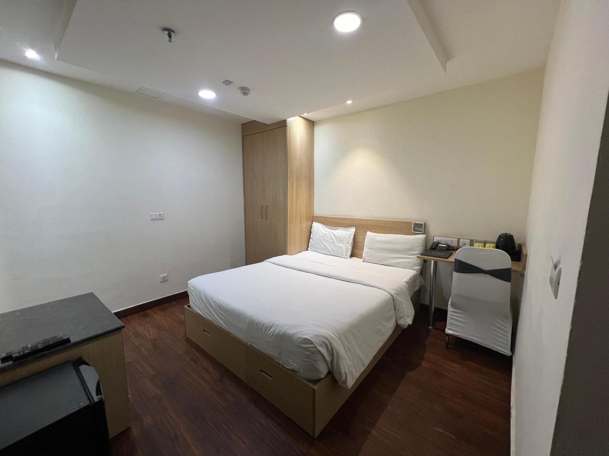 Hyphen Business Hotel Noida Eksteriør bilde