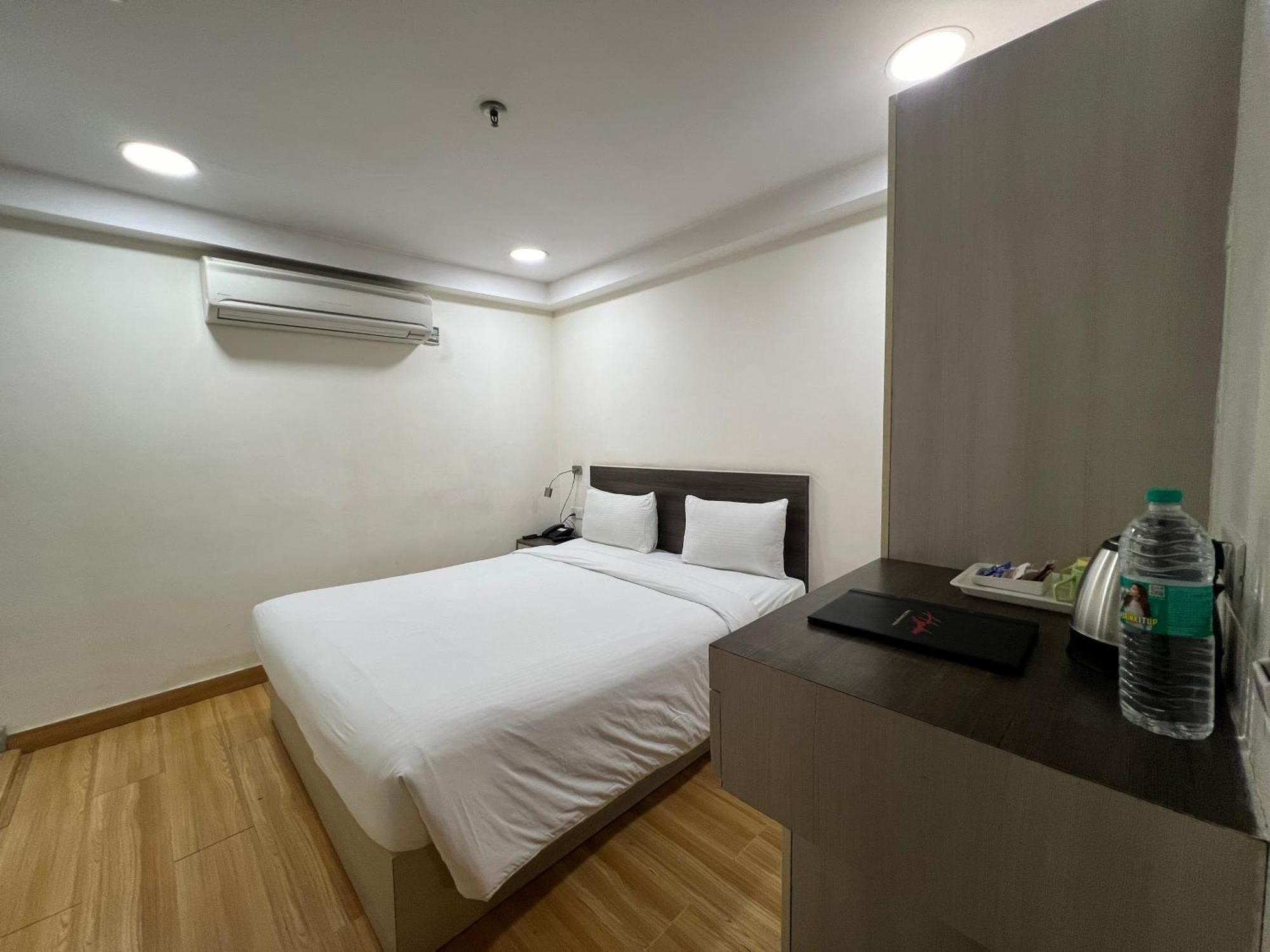 Hyphen Business Hotel Noida Eksteriør bilde