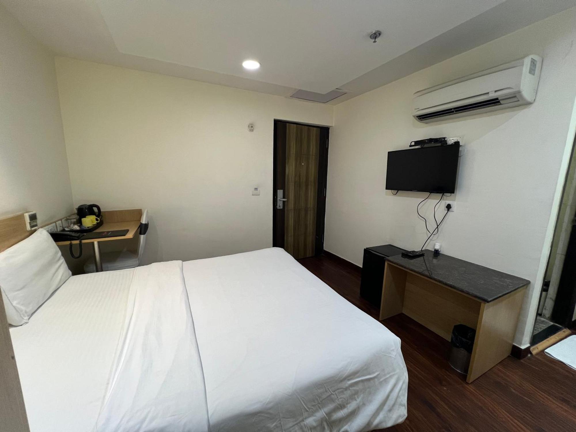 Hyphen Business Hotel Noida Eksteriør bilde