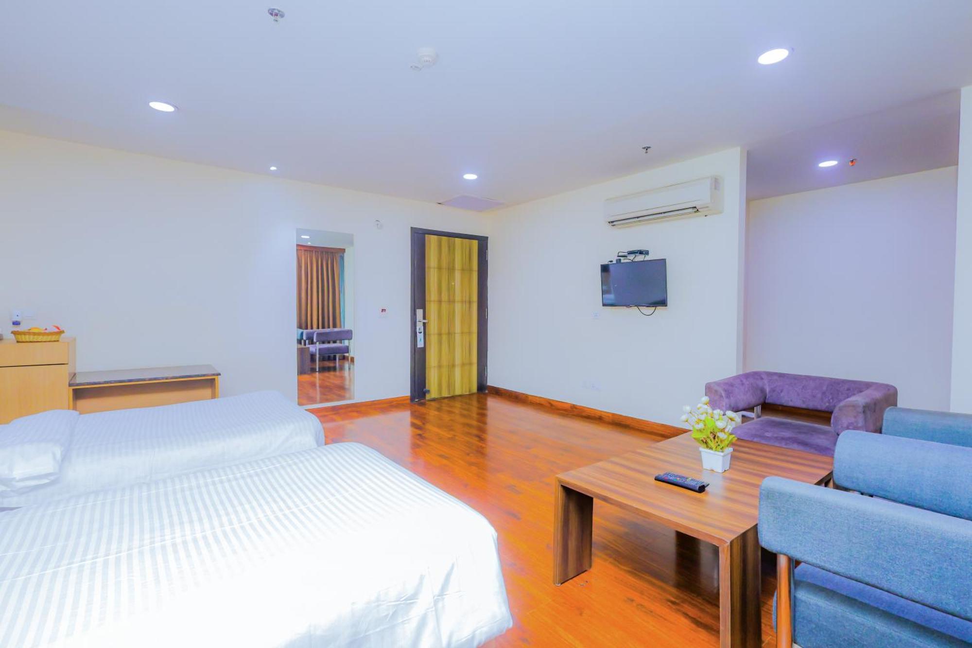 Hyphen Business Hotel Noida Eksteriør bilde