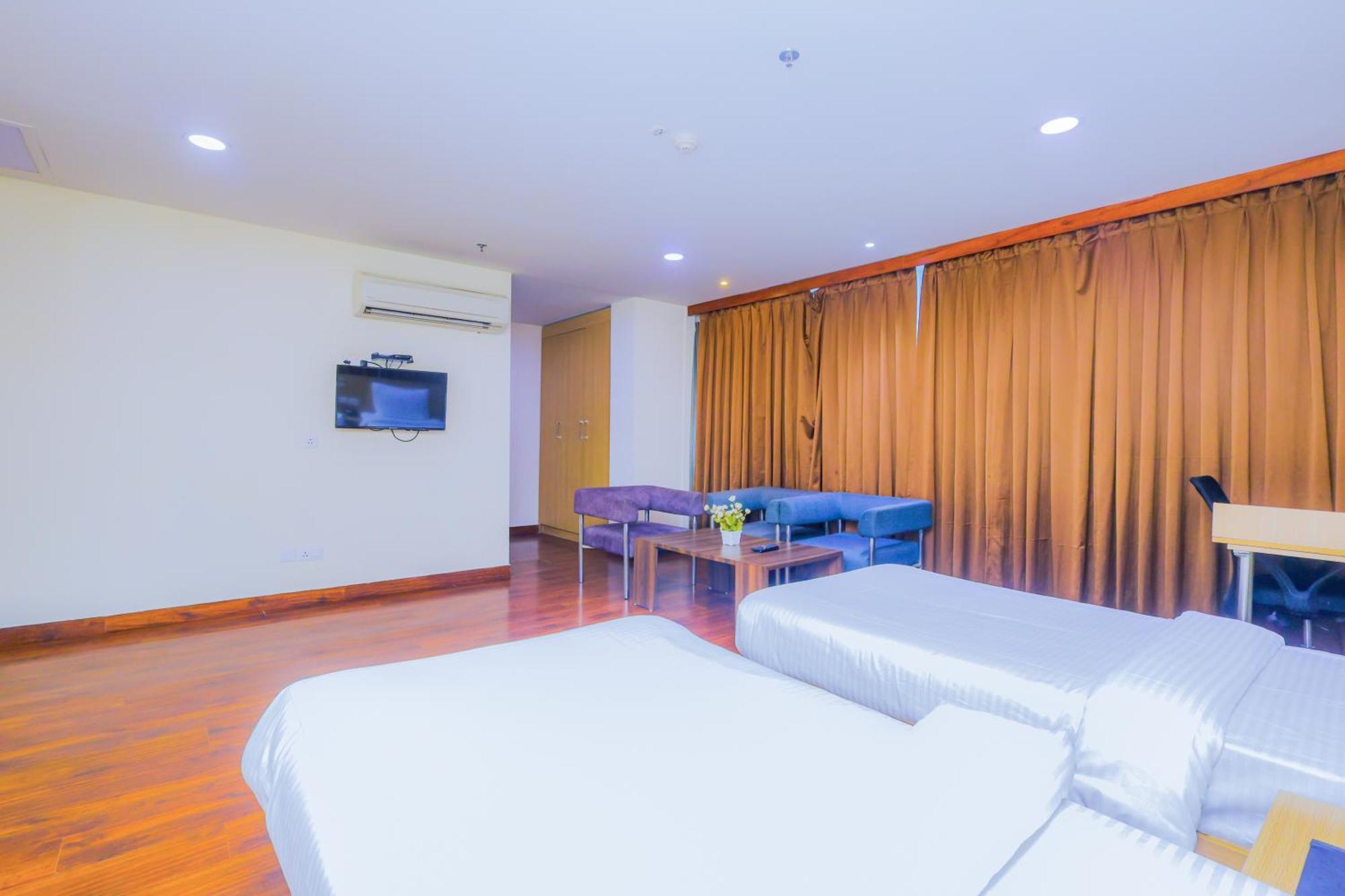 Hyphen Business Hotel Noida Eksteriør bilde