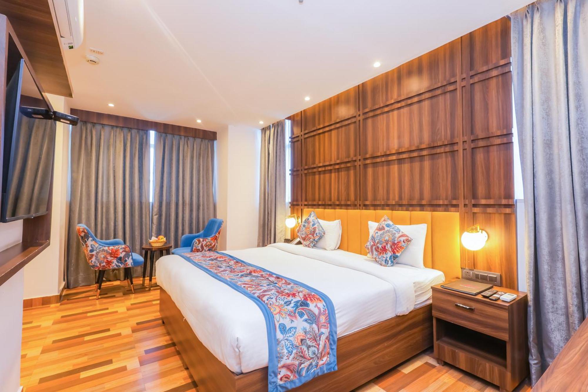 Hyphen Business Hotel Noida Eksteriør bilde