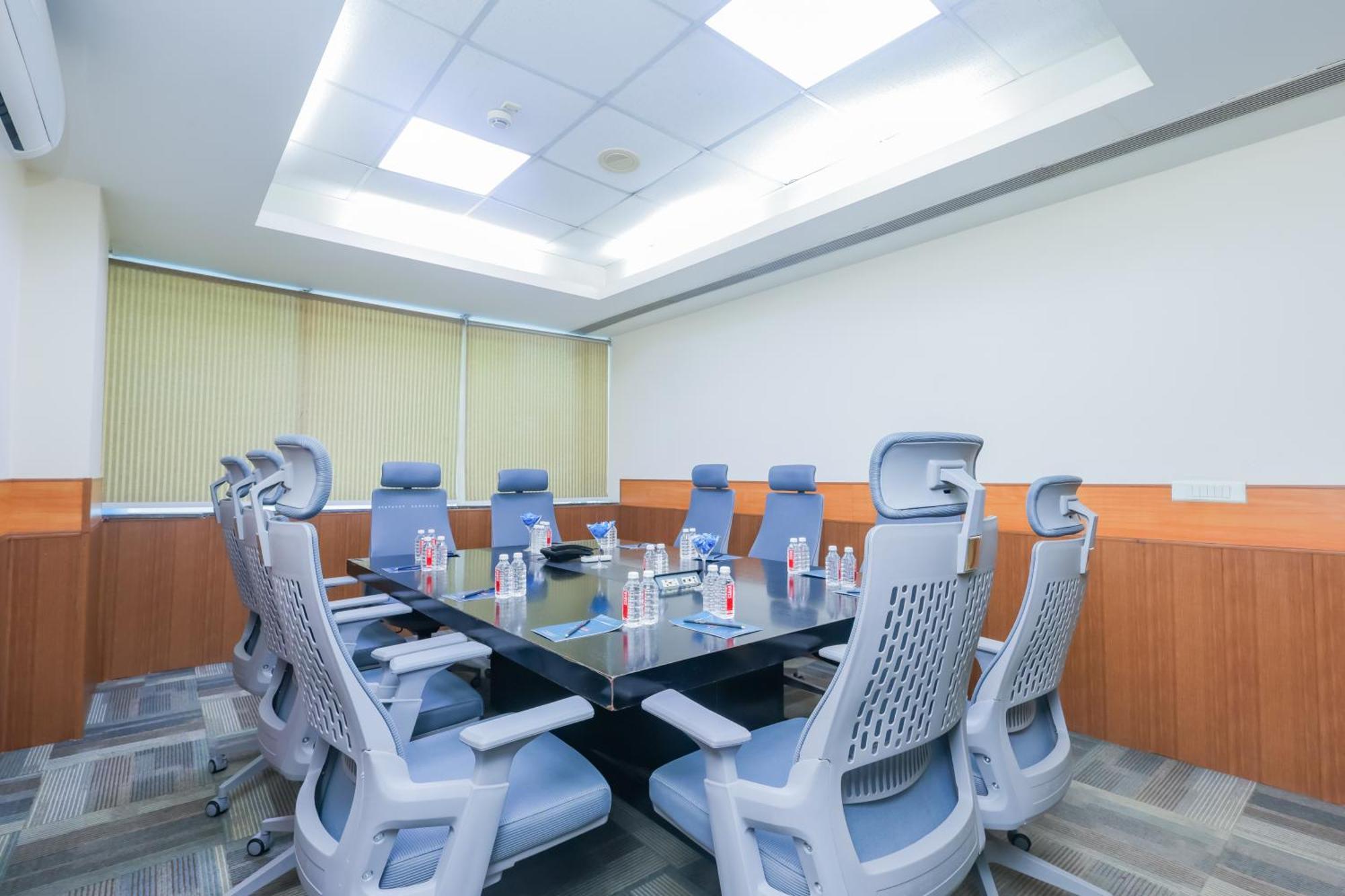 Hyphen Business Hotel Noida Eksteriør bilde