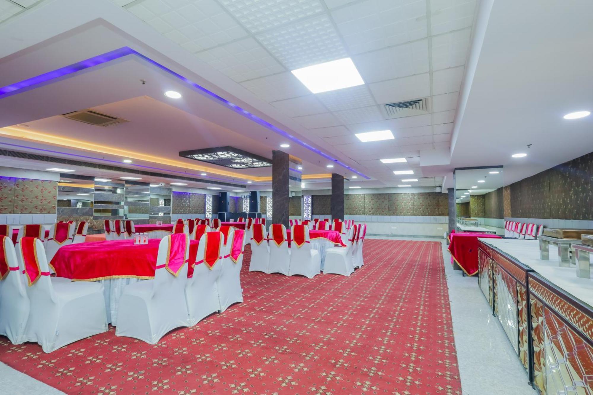 Hyphen Business Hotel Noida Eksteriør bilde