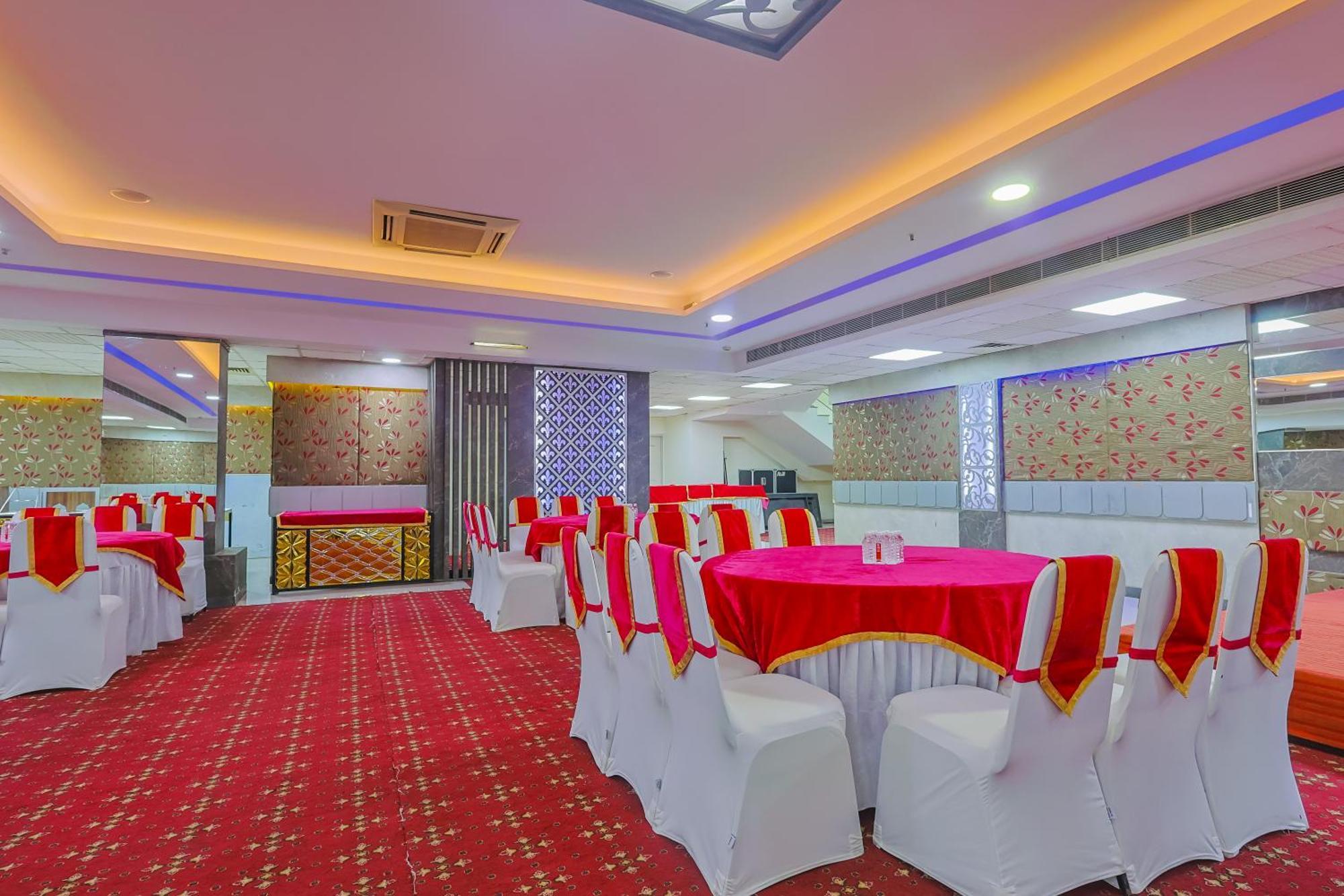 Hyphen Business Hotel Noida Eksteriør bilde
