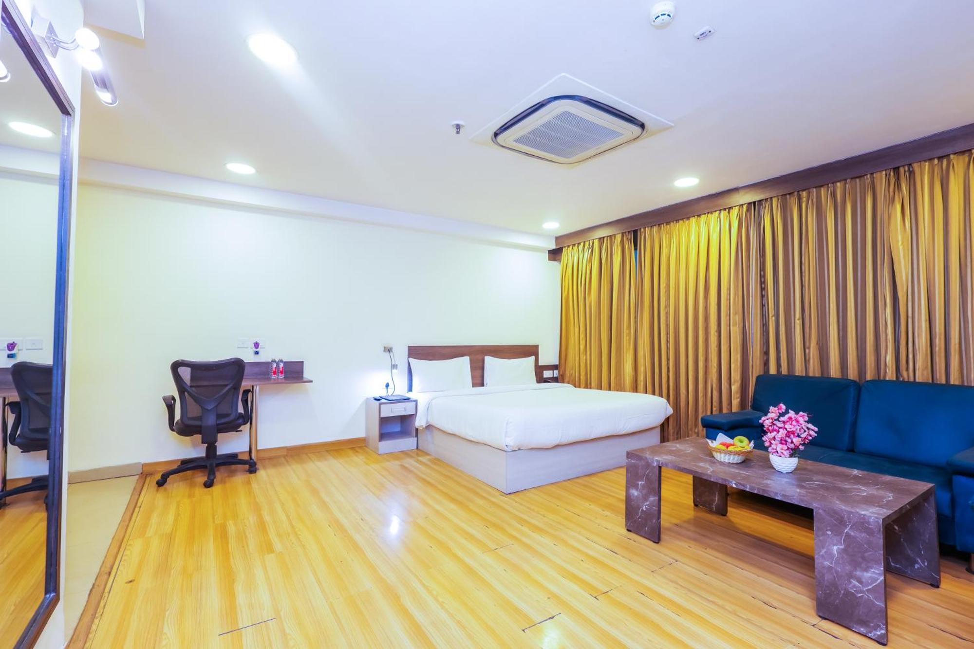 Hyphen Business Hotel Noida Eksteriør bilde
