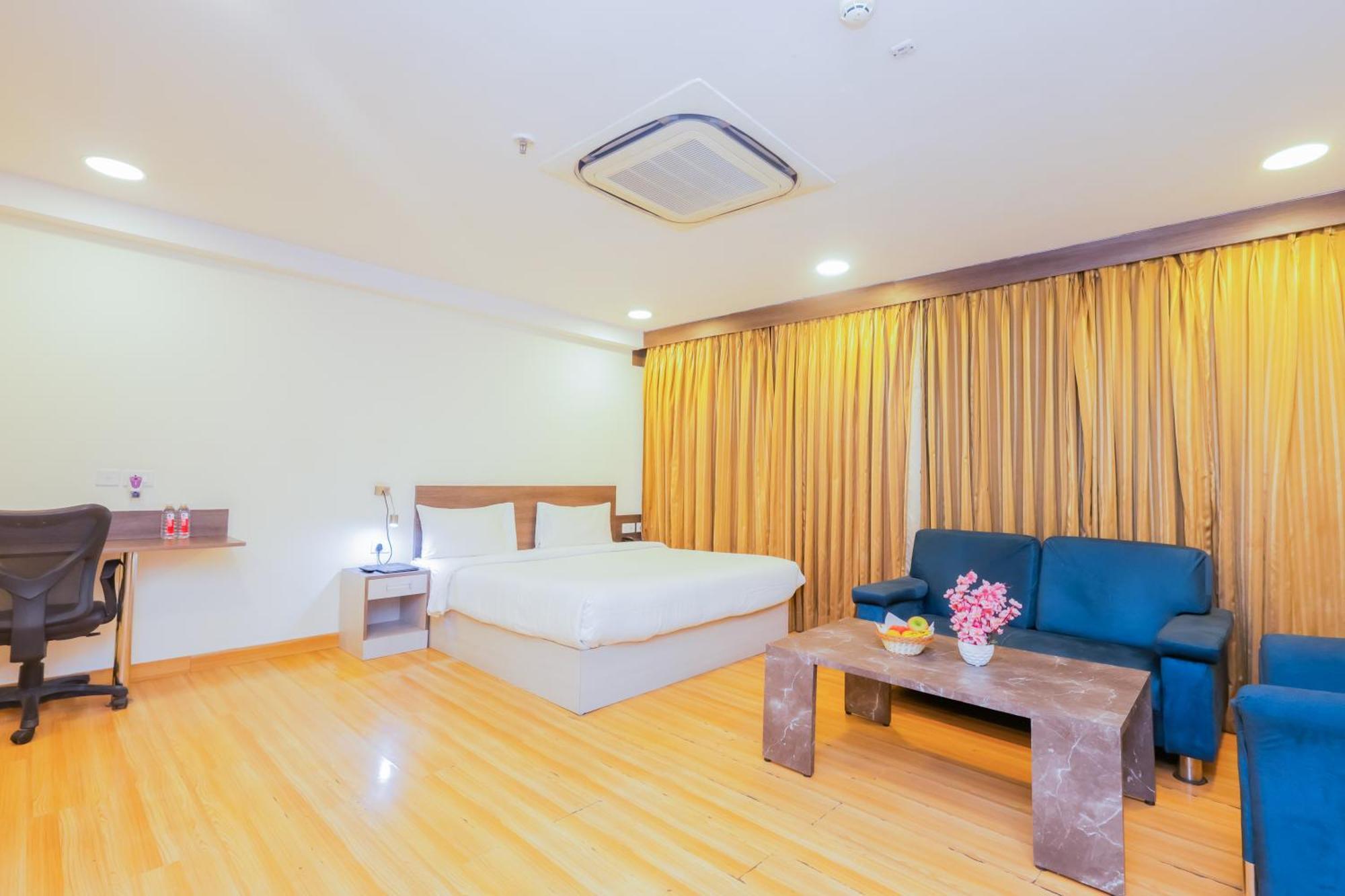 Hyphen Business Hotel Noida Eksteriør bilde